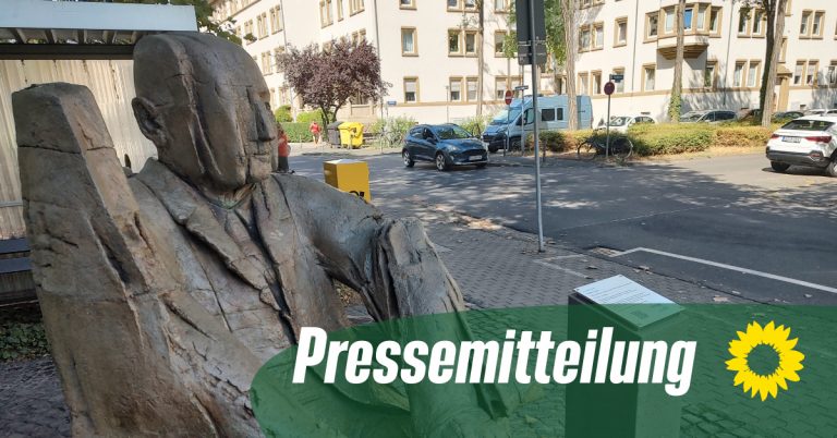 Grüne Ratsfraktion weiter für Entfernung des Denkmals aus dem öffentlichen Raum