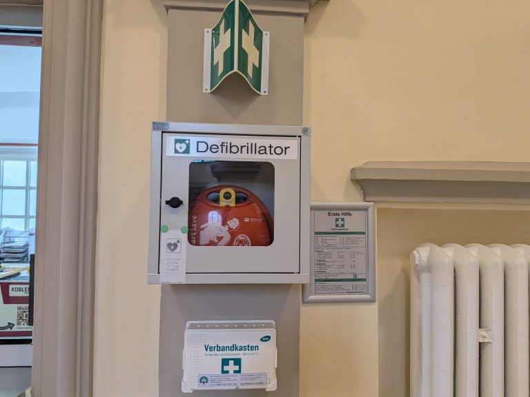 Gemeinsamer Antrag: Defibrillatoren sollen per App erfasst werden